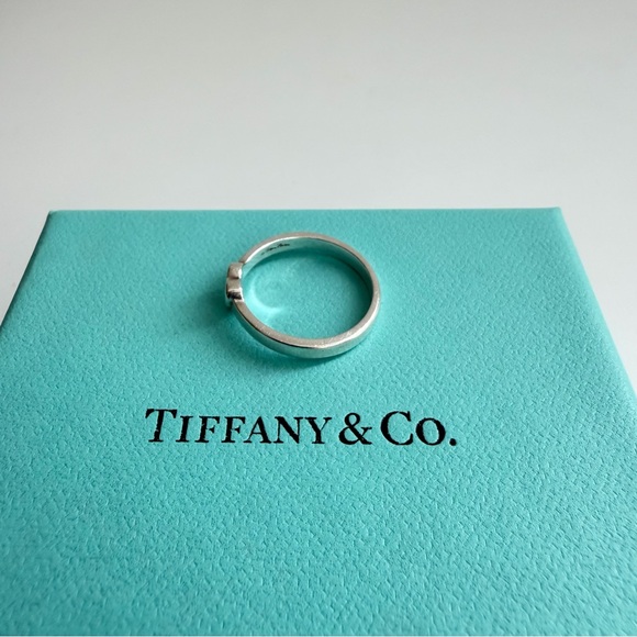 Tiffany & Co. Elsa Peretti Heart with Diamond Silver Ring Size 5.5 - Picture 7 of 9